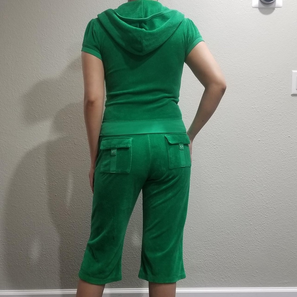 Juicy Couture Green Velour Short-Sleeve Hoodie & Capri Pants Set